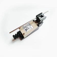 New Boxed OMRON PLC UNIT D4V-8107Z D4V-8107Z-N Fast Shipping limit switch module