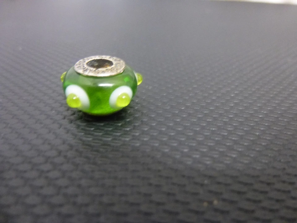 Cuentas de cristal de Murano Margarita SilveRado verde y blanco con puntos de cal - TD08 Foto 3 de 3