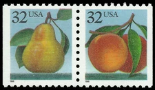 Scott 2488b Se-Tenant Peach & Pear Issue from 1995 - Mint, Never Hinged