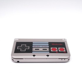 Nintendo 3DS XL Retro NES Limited Edition Game Console + extras (USA)