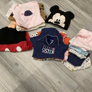 Baby girl Lot 3 to 6 months 17 pieces Lot Carters, Mickey