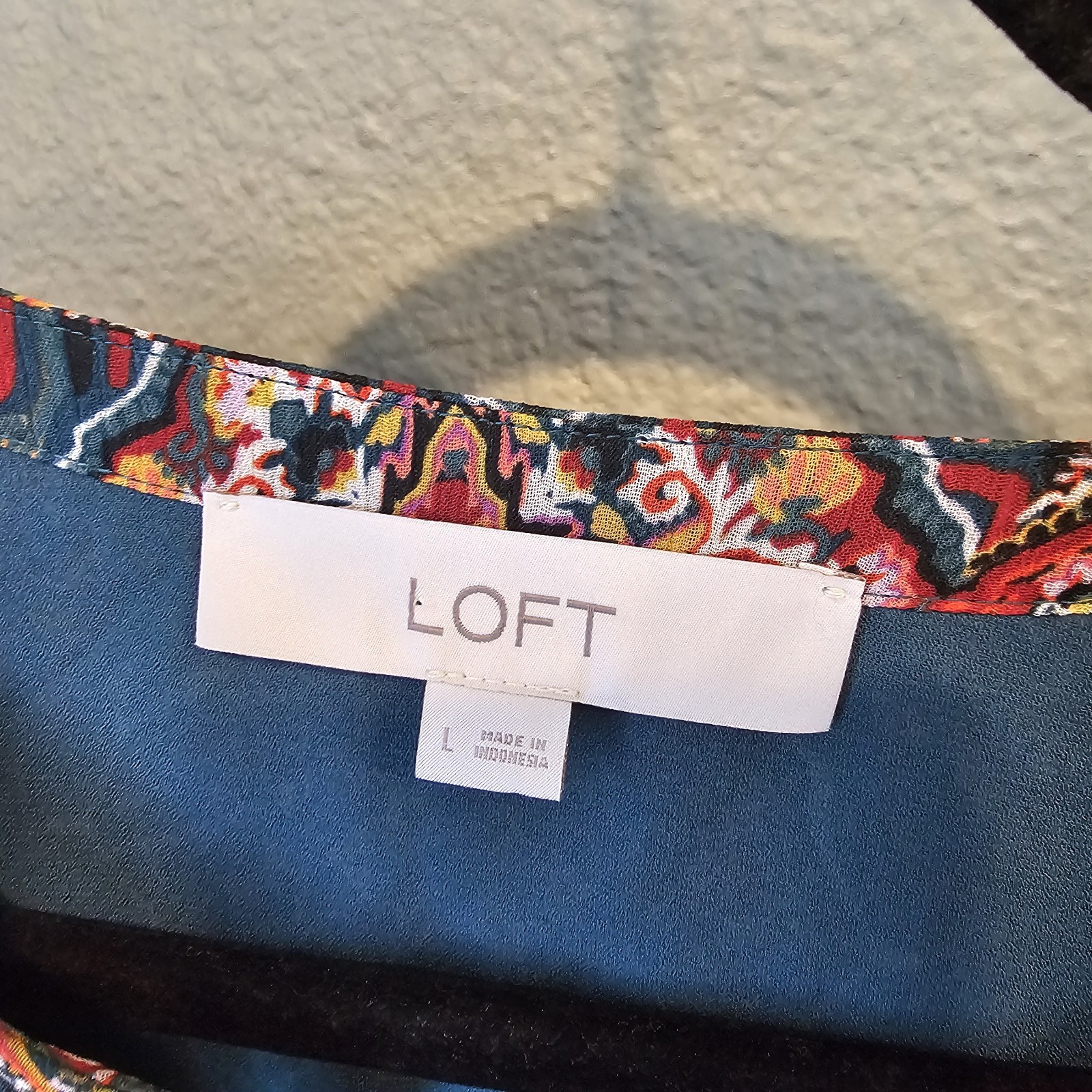 Loft Multicolor Tapestry Ruffle Split Neckline V … - image 3