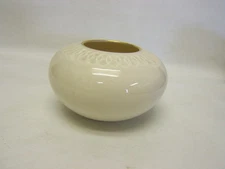 Lenox Cream Vase With 24 K Gold Trim 4" Tall x 6 3/4" Round Mint Cond