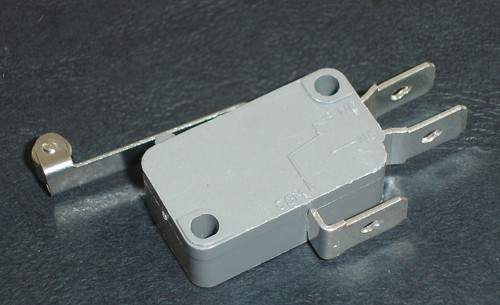Microinterruptor Limit Switch SPDT 250V 6A Palanca con rodillo - Imagen 1 de 4