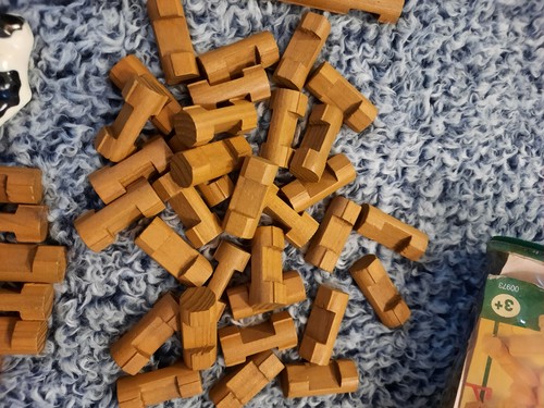 Lincoln Logs: Wood Frontier Farm. Farmer, Cow. Incomplete. - Picture 6 of 15