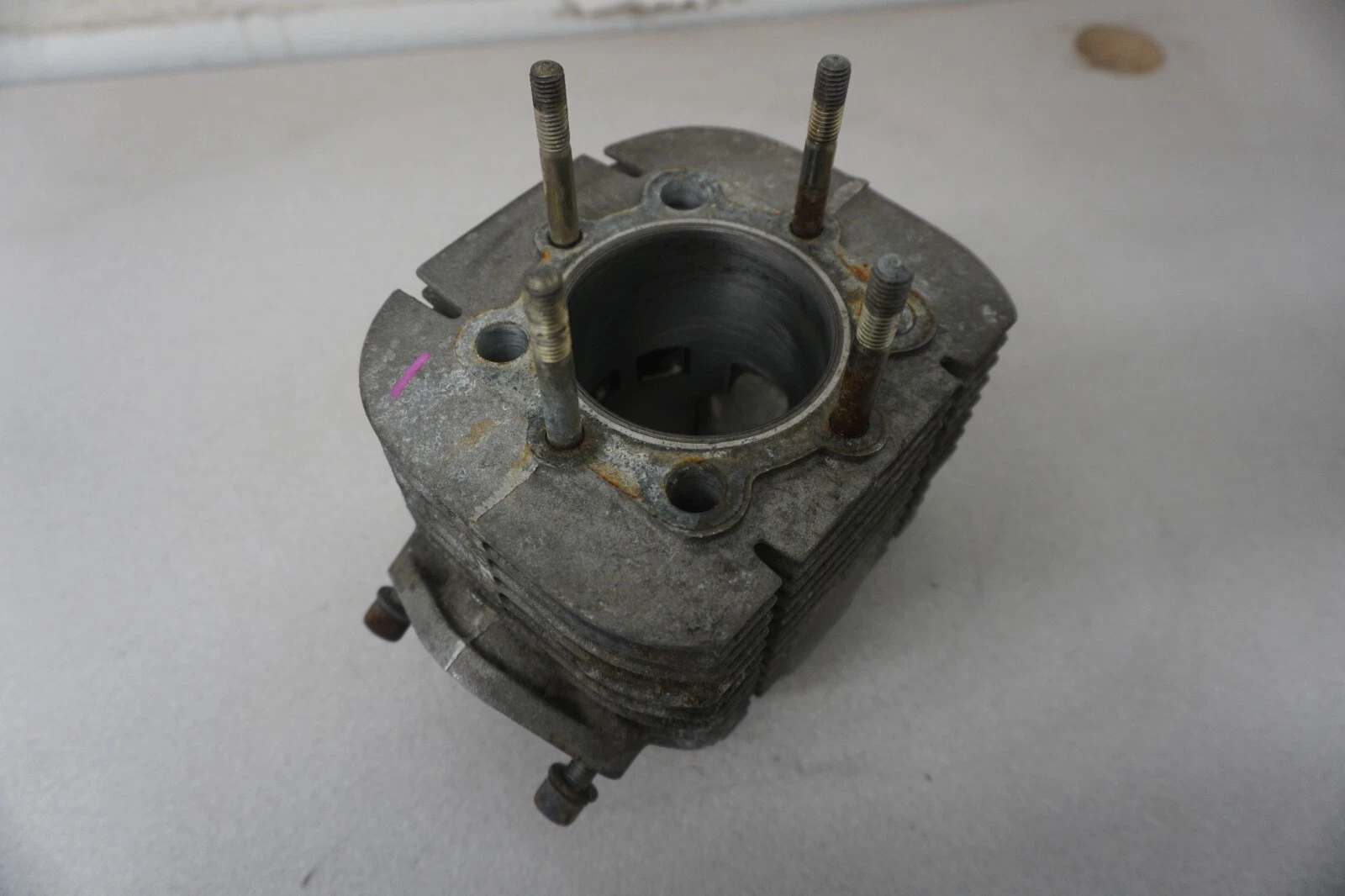 1976-1981 Yamaha OEM RH Right Cylinder Jug Exciter EX 440 340 8A5-11321-01-00