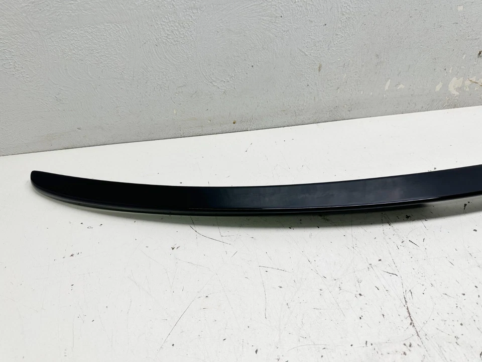 P31065 2014-2017 Mazda 6 tampa do porta-malas spoiler lábio preto fabricante de equipamento original - Imagem 2 de 4