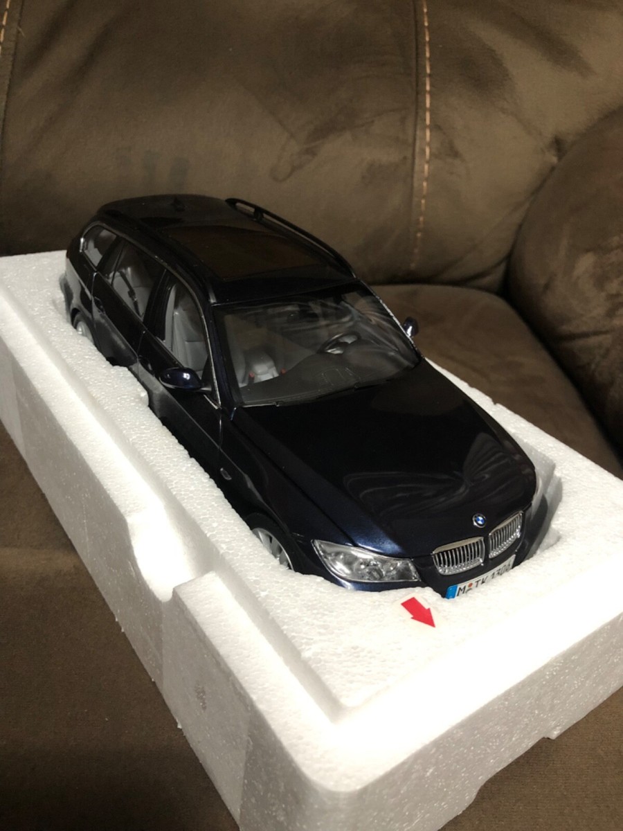 1/18 Kyosho BMW 330i Touring Blue BNIB Die-cast Mint