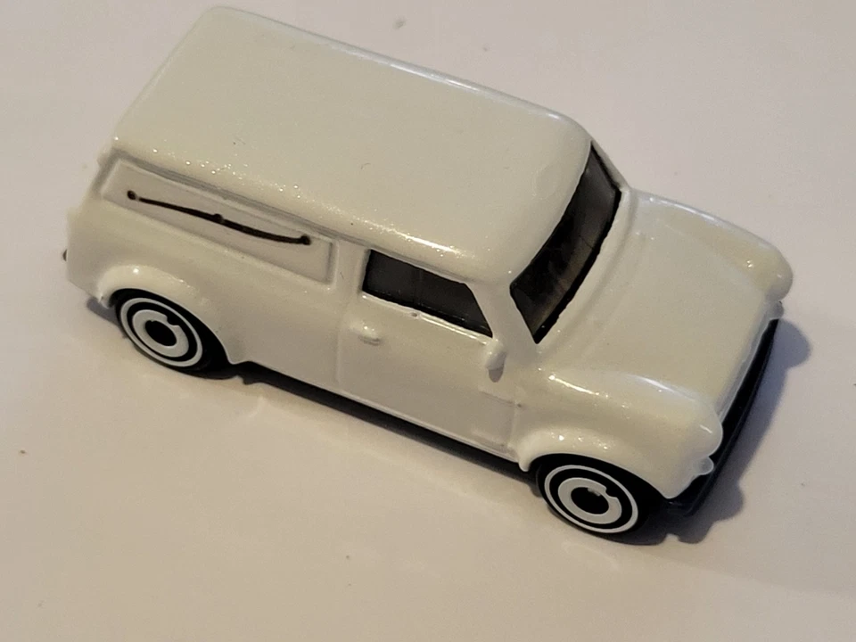 Hot Wheels obtén las imágenes que quieras en este 67 AUSTIN Personalizado COCHE hecho a pedido Foto 3 de 4