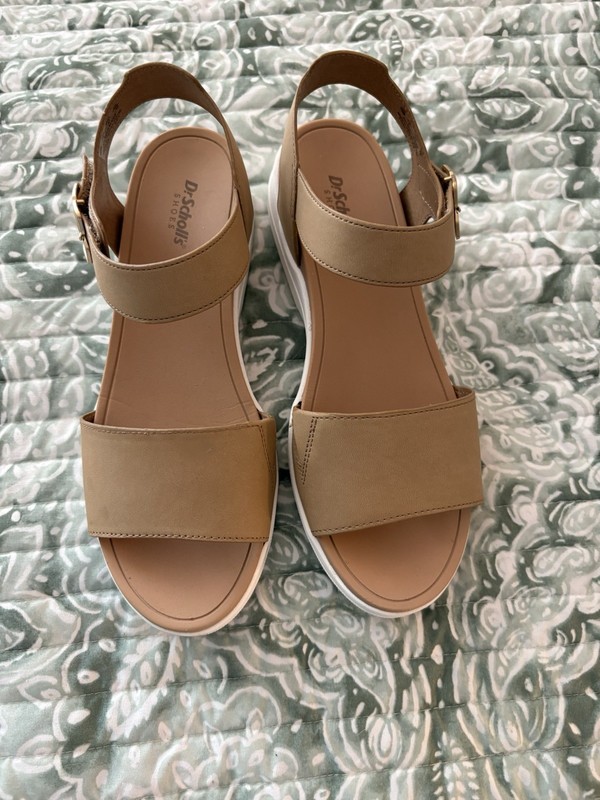 Dr Scholl’s Tan sandals size 10