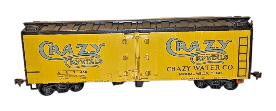 3 Vintage HO Gauge Reefers Wood Tin Sided Diecast Kadee Couplers RTR READ - Image 2 of 4