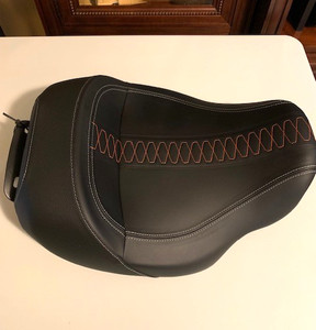 HARLEY DAVIDSON-52000705 Low-Profile Solo Touring Seat-Org Stitch-2023.5-2026