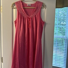 Vintage Vanity Fair Nightgown Women's M Ivory Sleeveless Pink Knee Length USA