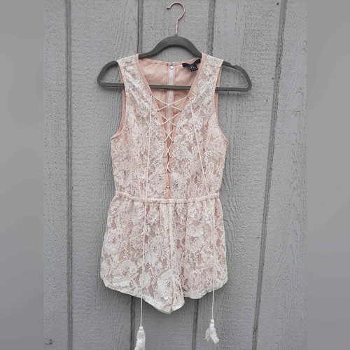 Forever 21 Lace Romper Size Medium - Picture 2 of 6