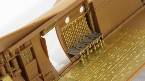 Microdesign 072268 PE Cargo-Landing Section C-130 "Hercules" (Zvezda 7321) 1/72 - Picture 9 of 11