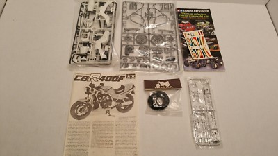 Vintage Tamiya Honda CBR400F Motorcycle Model Kit 1/12 1984 HTF