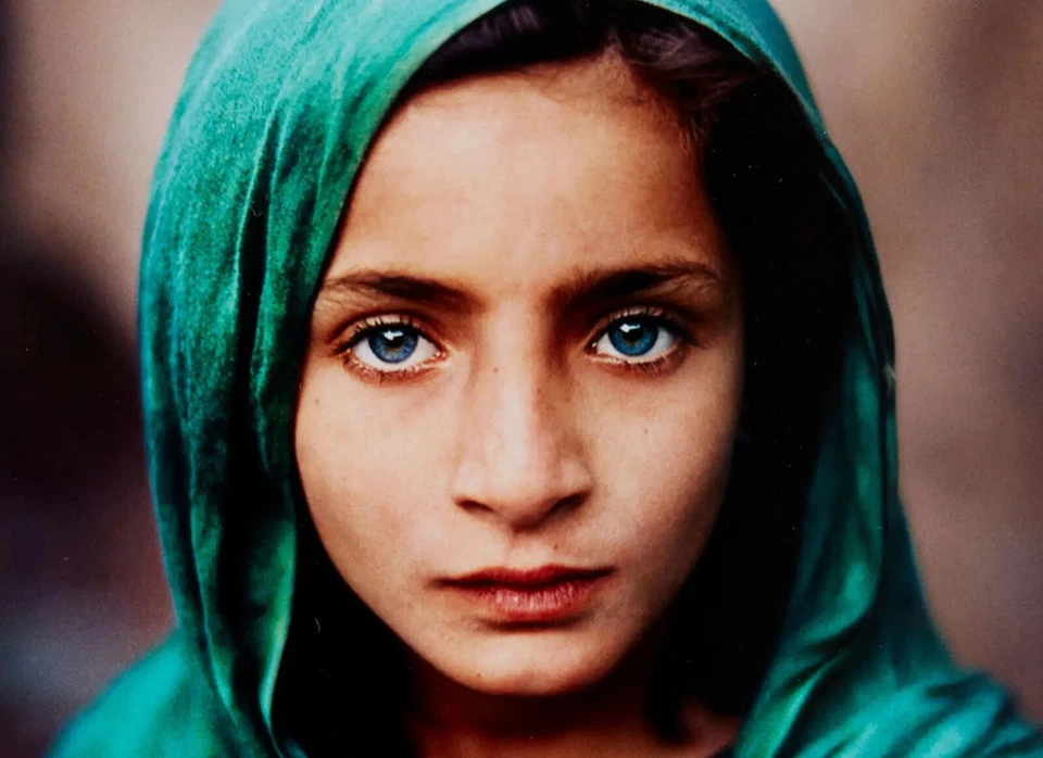 Steve McCurry 'Refugiado afgano. Peshawar. Pakistán.' Fotografía con impresión artística firmada Foto 4 de 4