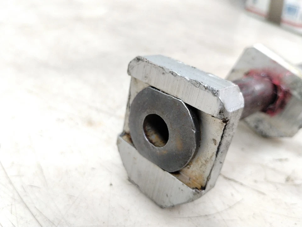 BMW G450 G450X 2010 perno de eje de rueda trasera 36317705259 Foto 2 de 4