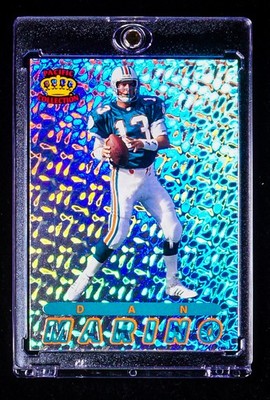 Dan Marino RARE HOLOGRAM REFRACTOR LAVA INVESTMENT CARD SSP Miami Dolphins HOF