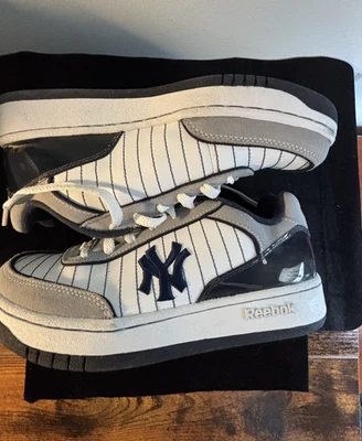 Reebok New York Yankees Sports Fan Apparel & Souvenirs for  display picture 2