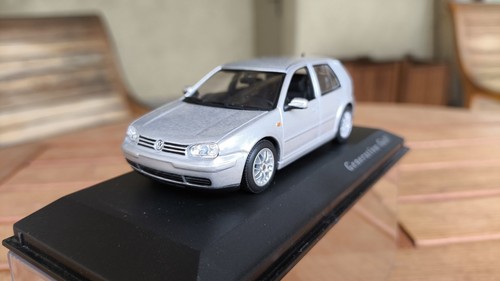 1/43 MINICHAMPS VW VOLKSWAGEN GENERATION GOLF MIB - Imagen 2 de 6