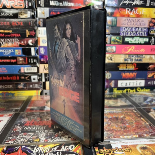 Walking the Edge 1985 VHS Tested Cut-Box Rental Robert Forster Lightning Video - Picture 3 of 12
