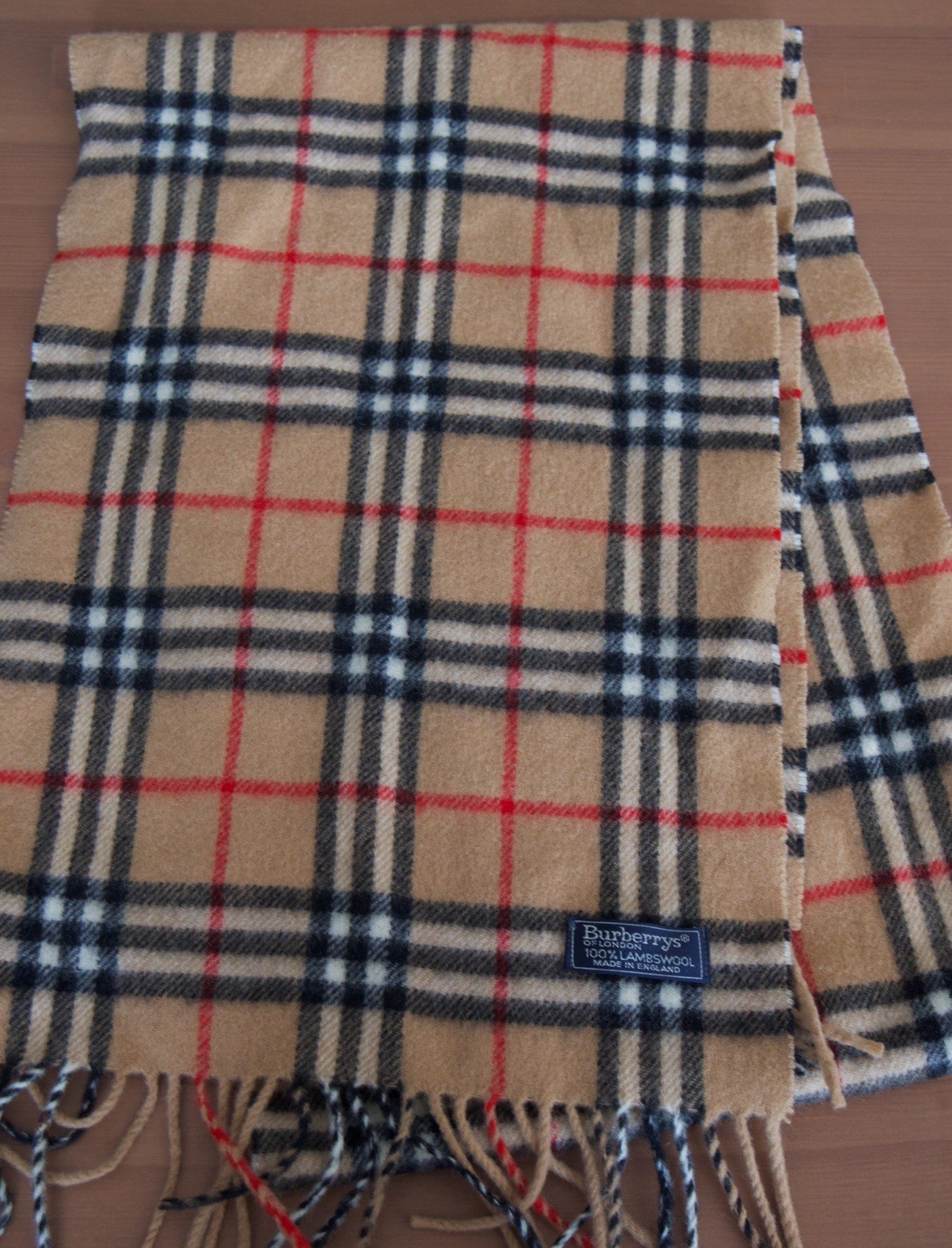 LADIES BURBERRY LONDON SCARF 100% LAMBSWOOL CLASSIC NOVA CHECK. A49