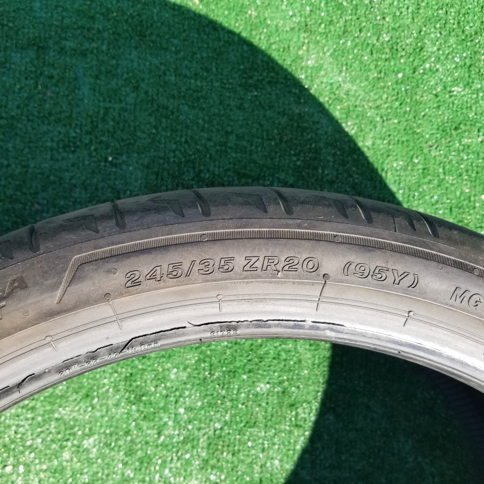 245/35R20 Bridgestone Potenza Sport Tire 245/35ZR-20 MGT Maserati 95Y 90% Tread