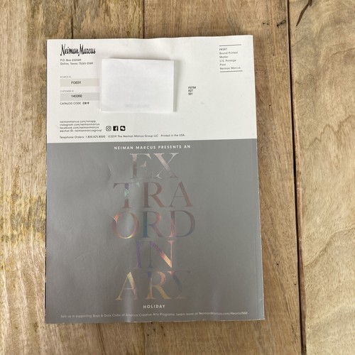 Neiman Marcus 2019 The Christmas Book Gift Catalog Couple Dancing - 第 4/5 張圖片