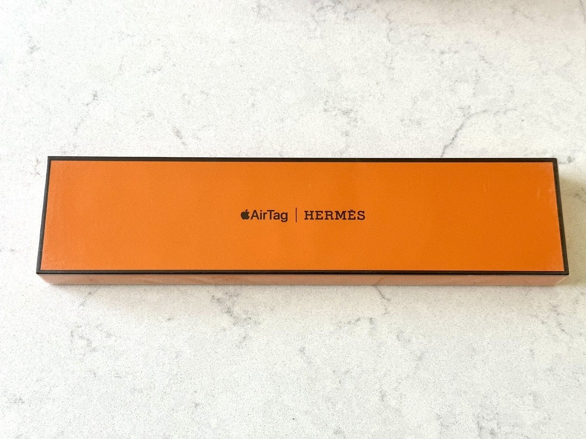 小物 Hermes AirTag Key Ring Rose Sakura 小物 Hermes AirTag Key Ring Rose Sakura Hermes Carmen Key