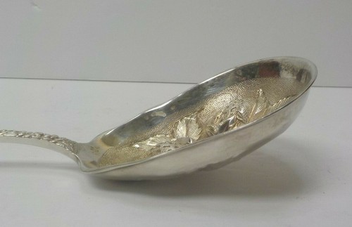 Stieff ROSE Repousse Sterling Silver 8" Berry Spoon, Strawberry Bowl No Monogram - Picture 5 of 10