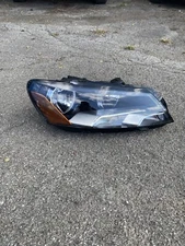 Volkswagen Passat Headlight 