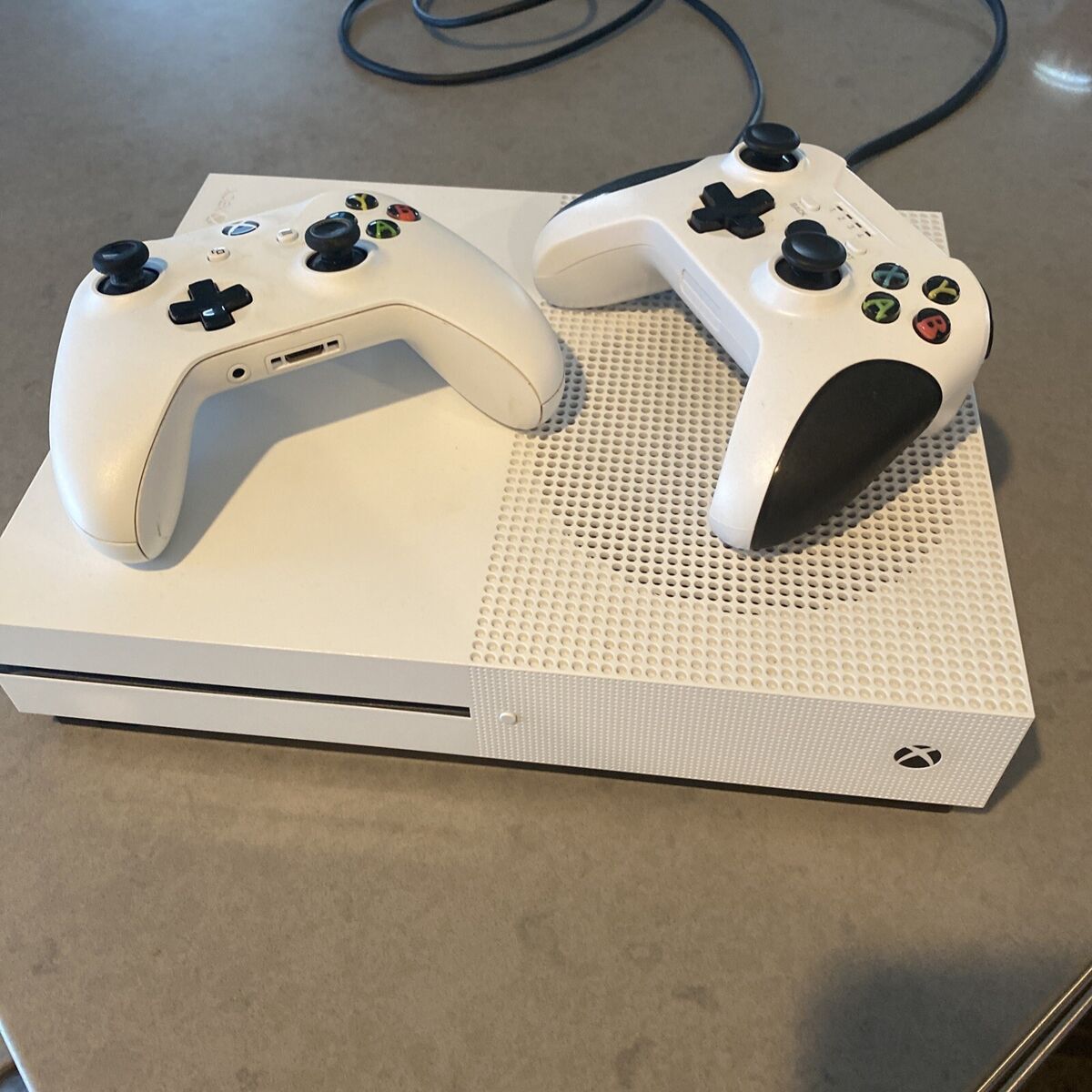 Microsoft Xbox One S White Console Mint Condition Microsoft Xbox One S White Console Mint Condition