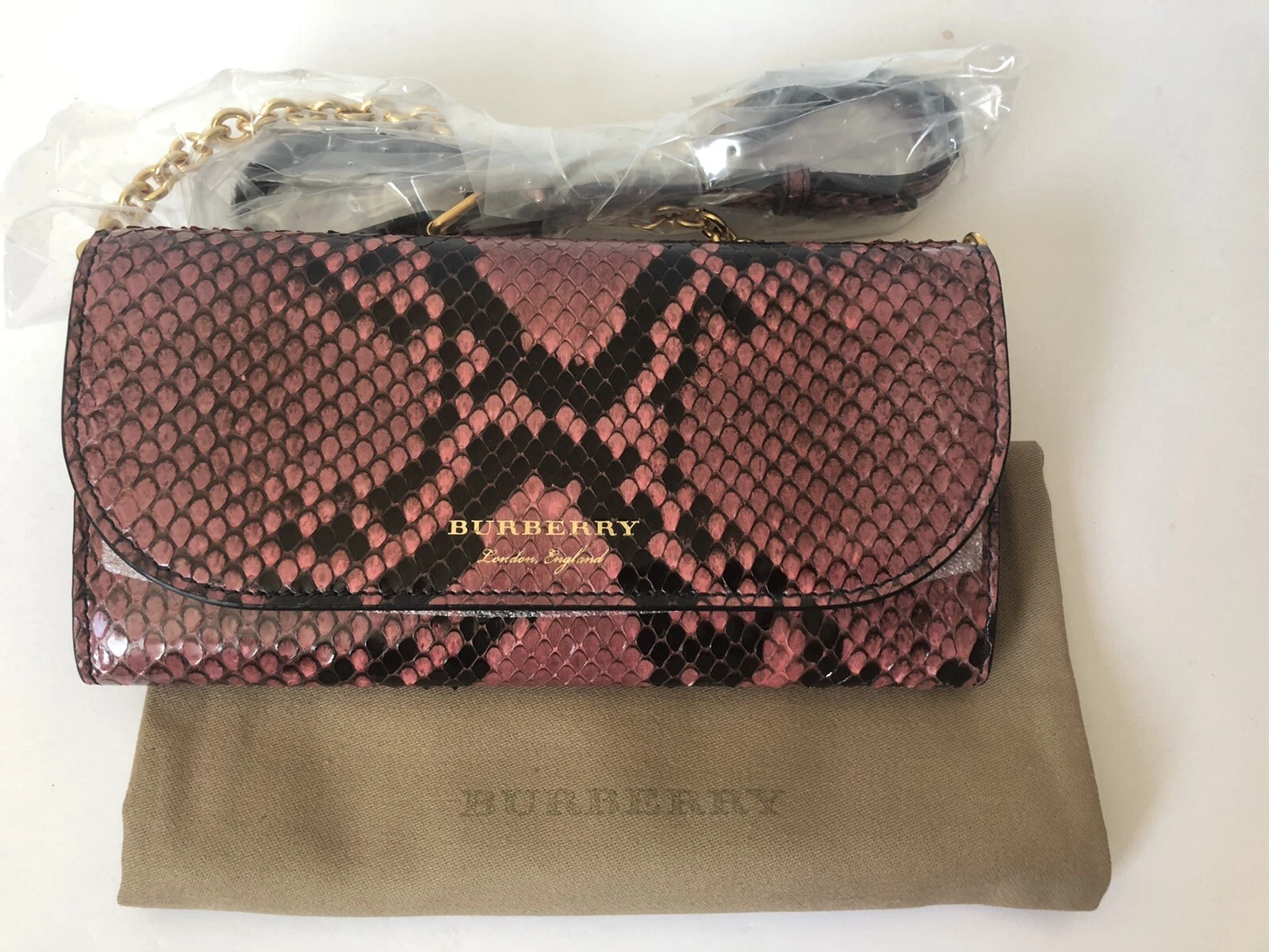Portafoglio Burberry Python Henley sulla catena tracolla rosso peonia nero serpente nuovo