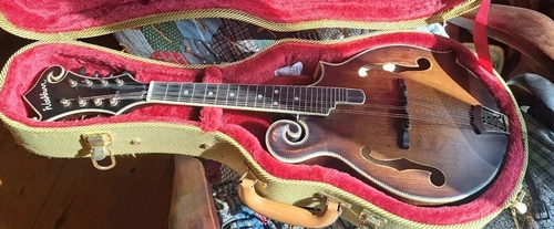 Washburn Americana M# M118SWK  F Style Mandolin w Hardshell Case S# DC120500005