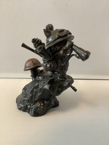 RARE LIMITED EDITION League of Legends Resin. Commemorative TEEMO Statue Figure - Picture 3 of 8