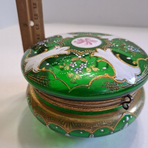 Antique Bohemian Czech Moser Handpainted Green Glass Hinged Trinket Pill Box - Picture 9 of 9