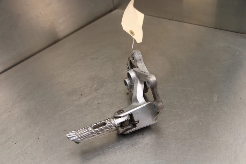 06-07 SUZUKI GSXR600 GSXR 600 LEFT REARSET REAR SET DRIVER FOOT PEG REST STOP Foto 2 de 4