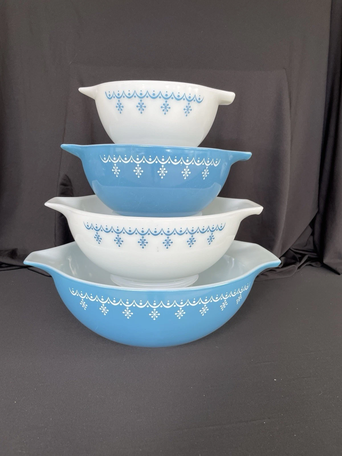Vintage Pyrex SNOWFLAKE GARLAND Cinderella Mixing Bowls 441 442 443 444 Set