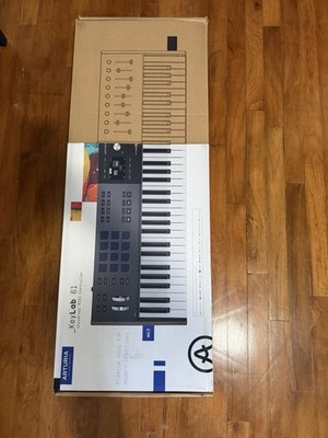 Arturia KeyLab 61 MK3 Universal Midi Keyboard Controller 61-Key, Black