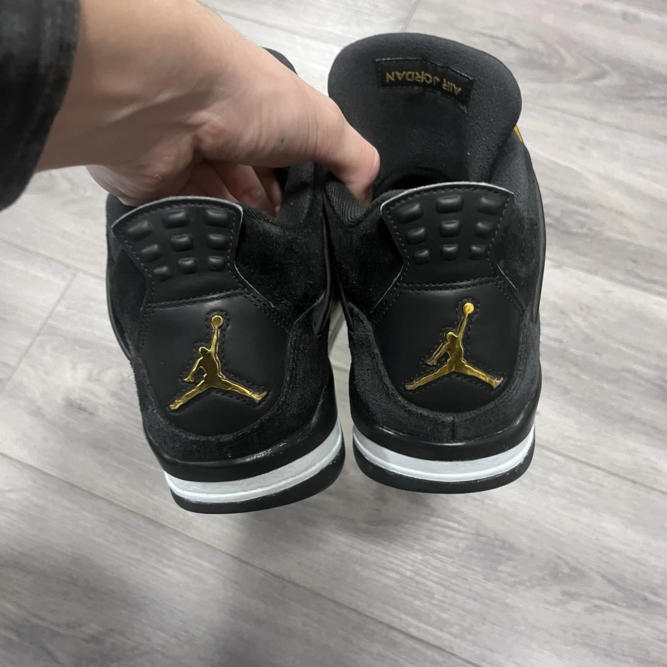 Talla 8.5 - Jordan 4 Retro Royalty Foto 4 de 4