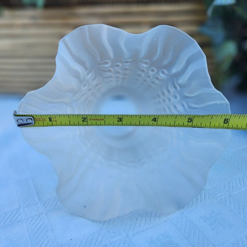 One Ceiling Fan Shade GlobeFrosted Beaded Fluted Vtg Replacement Light Fixture - Picture 4 of 7