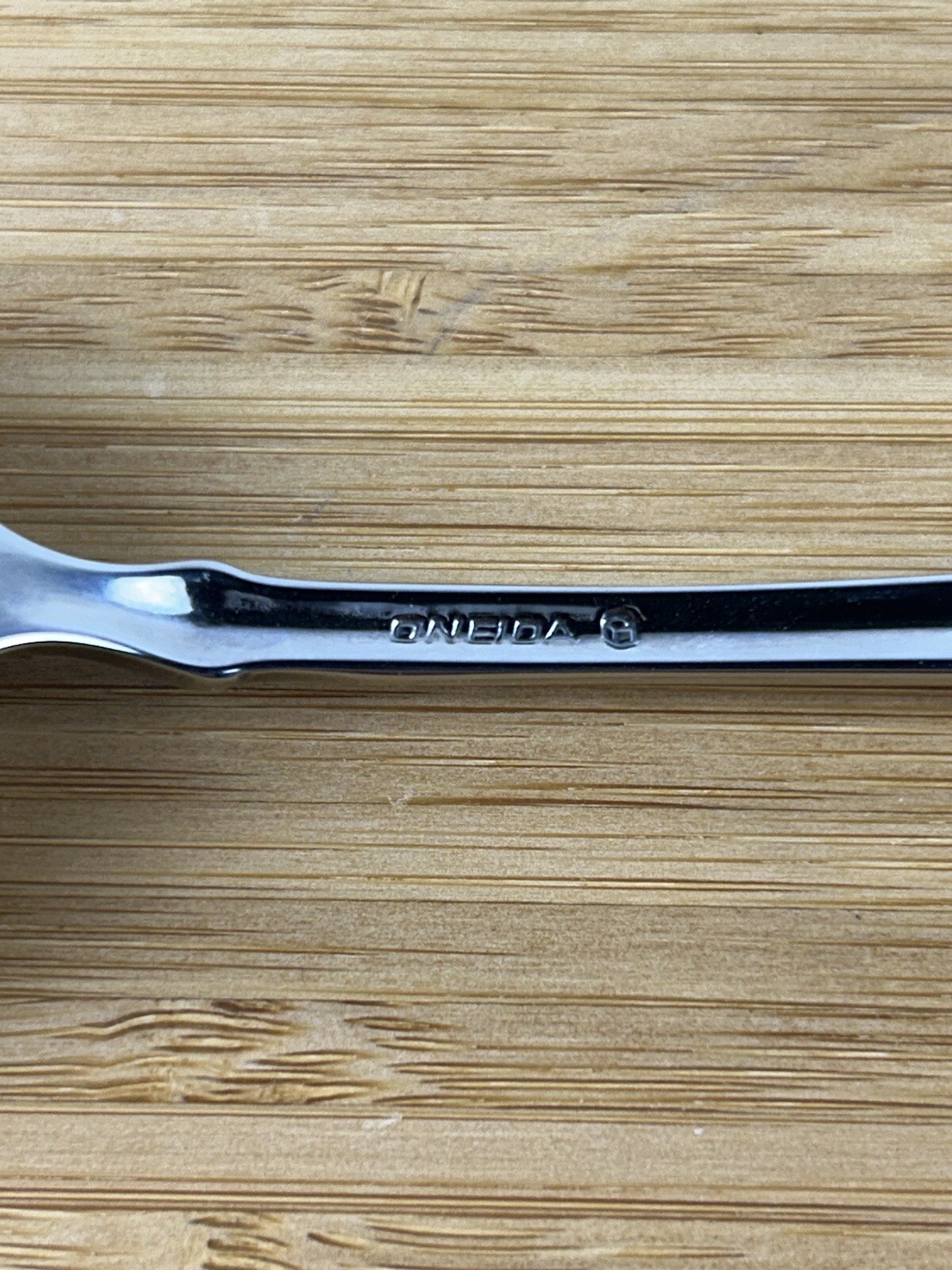 Oneida Golden Juilliard 4 Table Dinner Soup Spoons Stainless Flatware