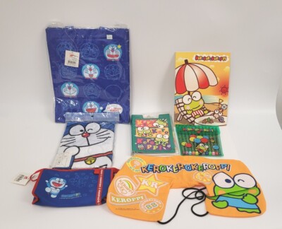 Kerokerokeroppi Saniro & Doraemon Mega Fan Bundle Federmäppchen Reise Kissen Tasche 