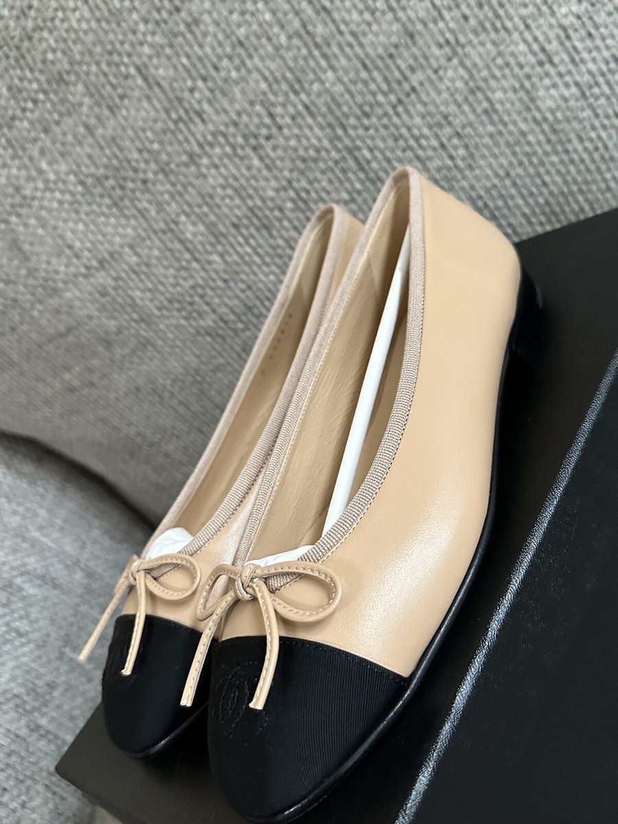 size 37EU NIB CHANEL 24C Beige Lamb & Grosgrain BlacK Cap size 37EU NIB CHANEL 24C Beige Lamb & Grosgrain BlacK Cap