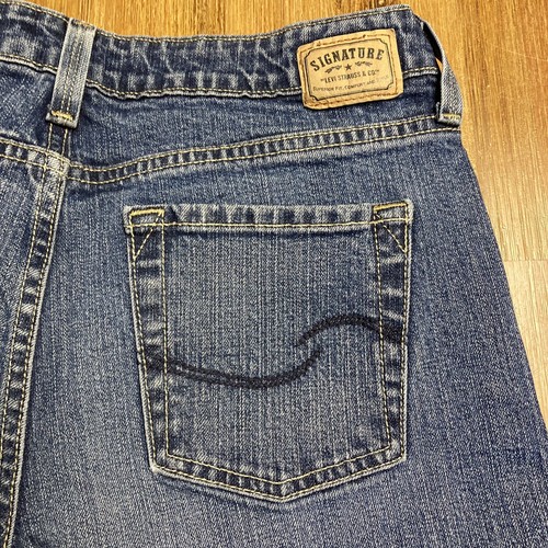 Levi Signature Mid Rise Boot Cut Blue Denim Jeans Womens Size 8M, W32 L32 - Picture 8 of 8
