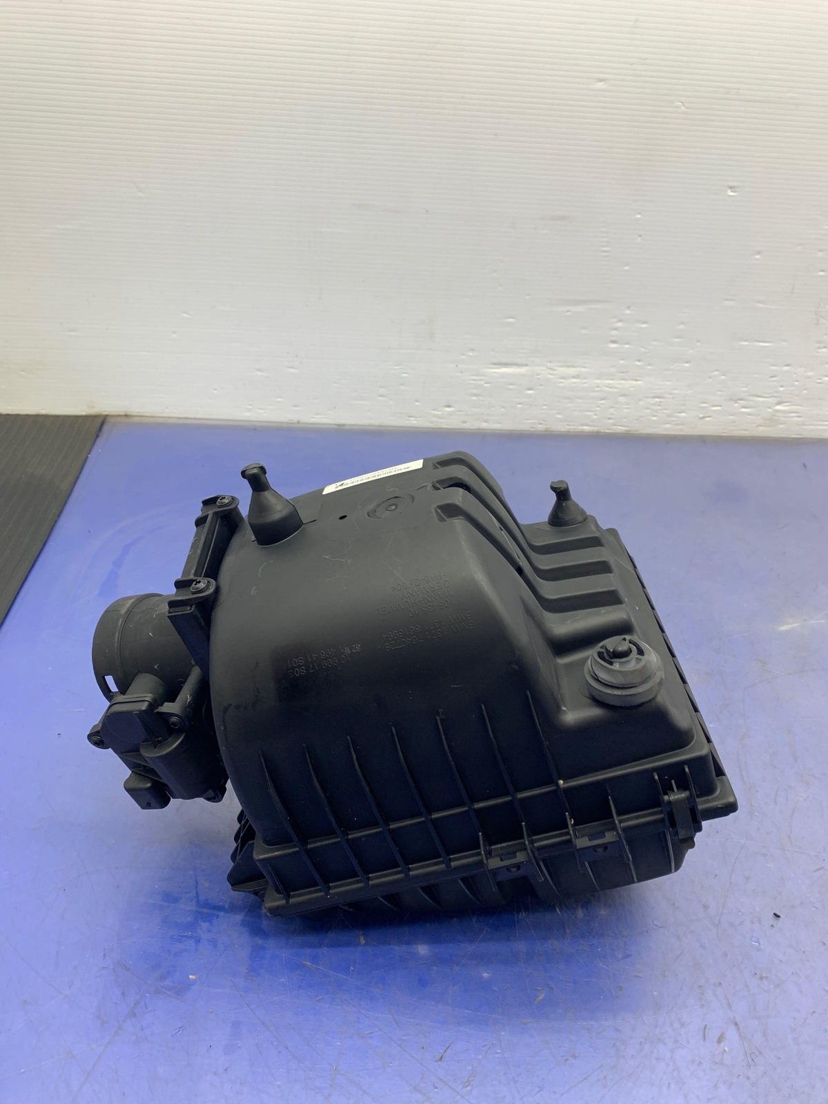 2017 BMW I8 OEM AIR INTAKE BOX HOUSING 7640728