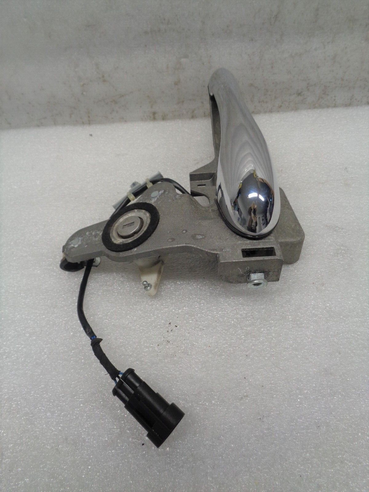 05-08 Maserati Quattroporte Front Left Exterior Door Handle Chrome OEM AK2209237