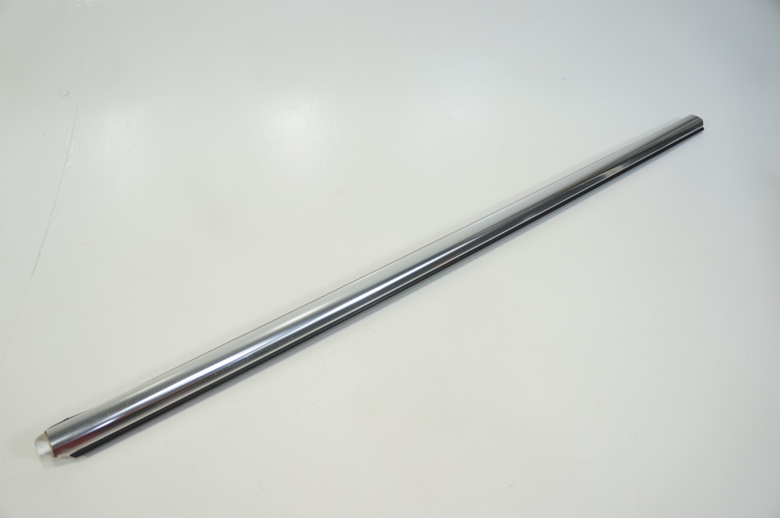 2014-2019 Maserati Ghibli front passenger right side door exterior trim chrome