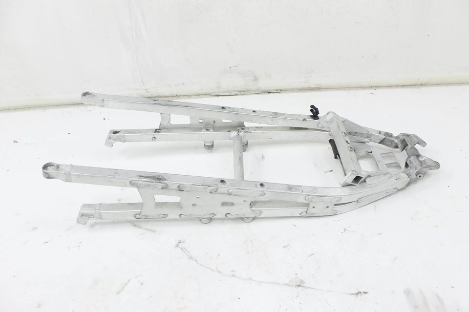 09-12 APRILIA RSV4 R SUBCHASIS TRASERO SUBCHASIS TRASERO Foto 3 de 4